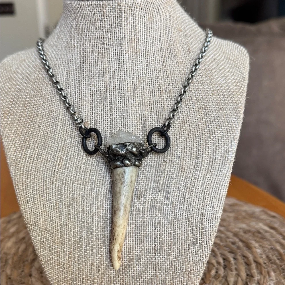 Antler tip crystal cluster necklace - Picture 1 of 7